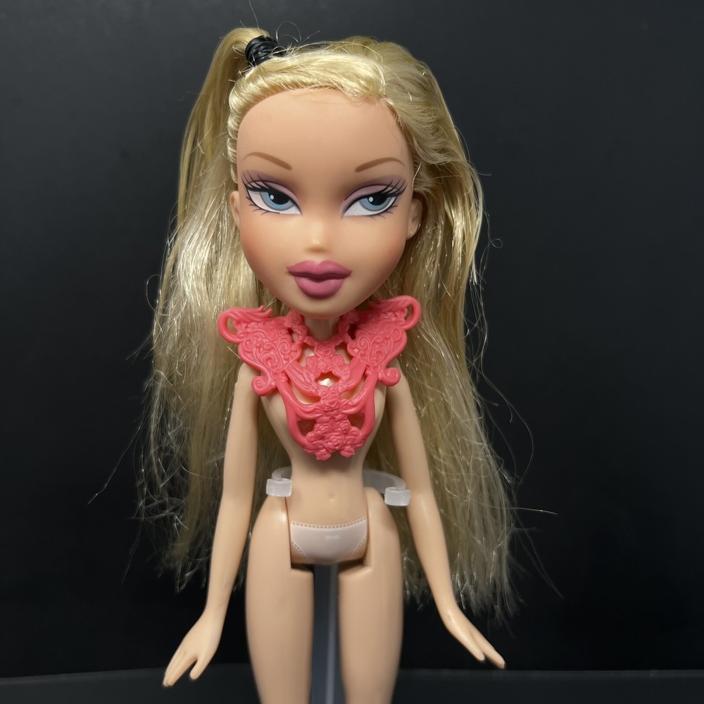 MGA Entertainment Bratz Fianna Fashion Doll 10in Blonde Vintage 2001 Toy